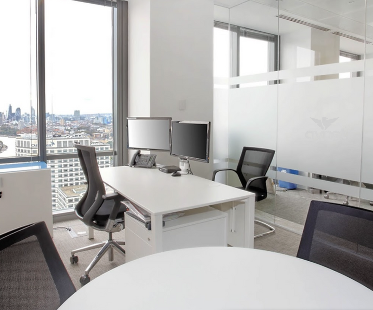 AYNET Dijital Çözümler Londra Canary Wharf ofisinin iç mekânı